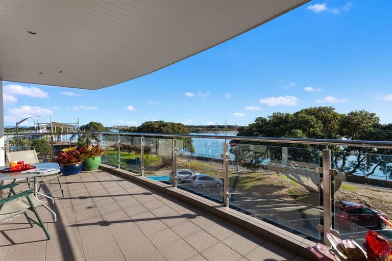 Photo of property in White Isle Apartments, 6/23 Quay Street, Whakatane, 3120