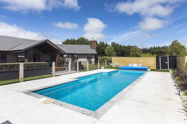 Photo of property in 14 Kingsdowne Drive, West Melton, 7618