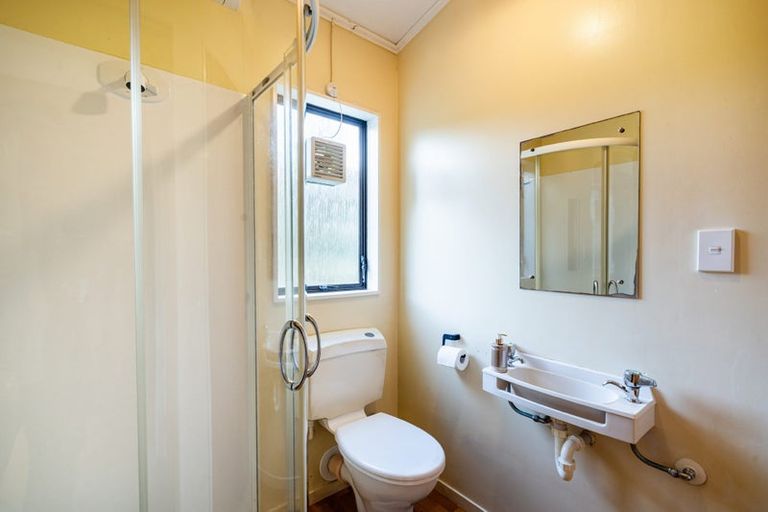 Photo of property in 5/8 West Lynn Road, Titirangi, Auckland, 0604