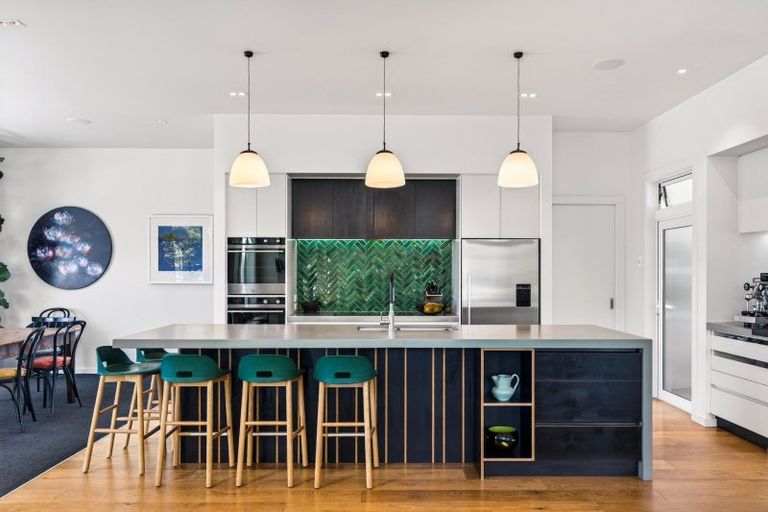 Photo of property in 27 Neeve Road, Taradale, Napier, 4112