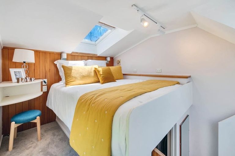 Photo of property in 2/3 Aorangi Place, Birkenhead, Auckland, 0626