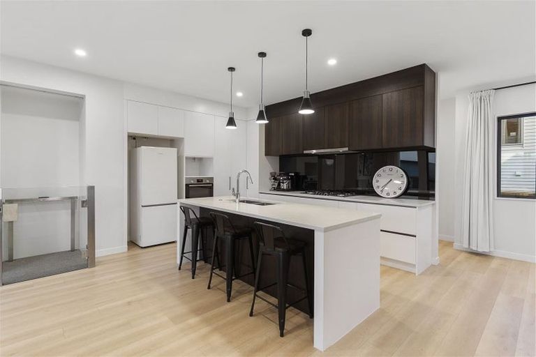 Photo of property in 4 Moki Place, Long Bay, Auckland, 0630