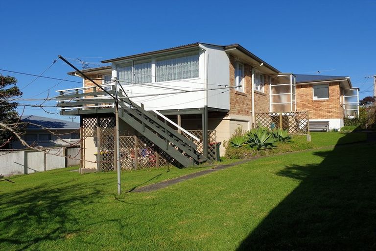 Photo of property in 2/182 Chivalry Road, Glenfield, Auckland, 0629
