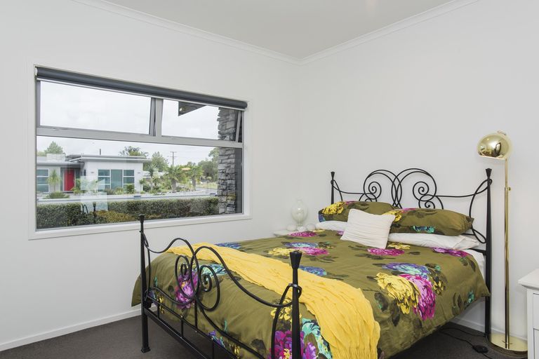 Photo of property in 2 Charteris Rise, Riverdale, Gisborne, 4010