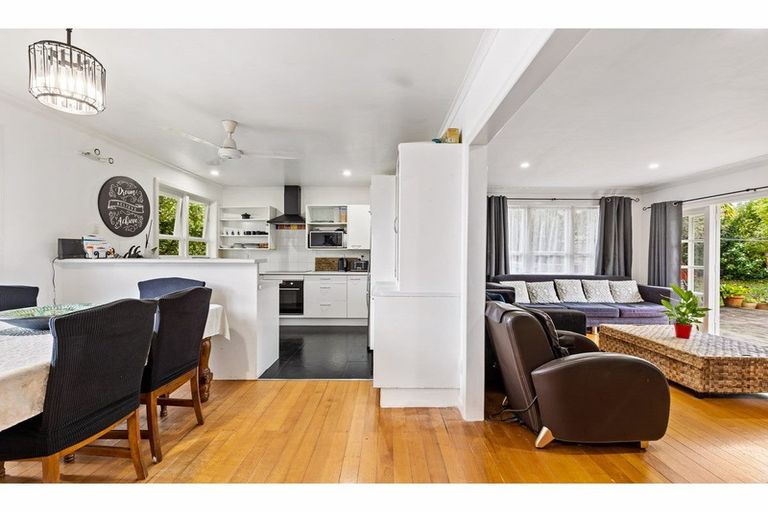 Photo of property in 77 Royal Road, Massey, Auckland, 0614