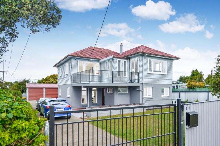 Photo of property in 30 Woodglen Road, Glen Eden, Auckland, 0602