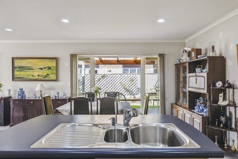 Photo of property in 84 Regent Drive, Paraparaumu Beach, Paraparaumu, 5032