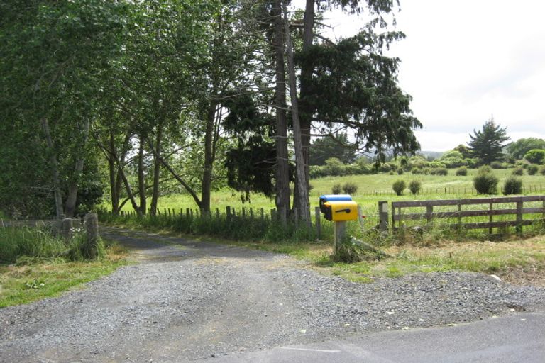 Photo of property in 2 Ponga Road, Opaheke, Papakura, 2584