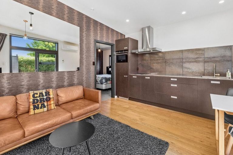 Photo of property in 21 Stonebrook Drive, Wanaka, 9305