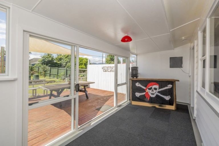 Photo of property in 15 Matai Street, Levin, 5510