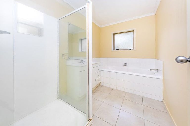 Photo of property in 72 Friesian Drive, Mangere, Auckland, 2022