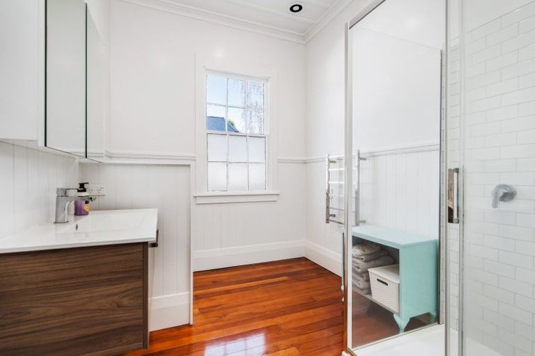 Photo of property in 16 Wolfe Street, Regent, Whangarei, 0112