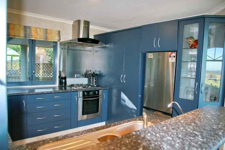 Photo of property in 311 Croydon Road, Midhirst, Stratford, 4394