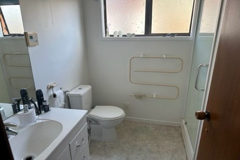 Photo of property in 3/8 Shakespeare Road, Milford, Auckland, 0620