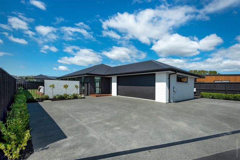 Photo of property in 13 Forge Close, Halswell, Christchurch, 8025