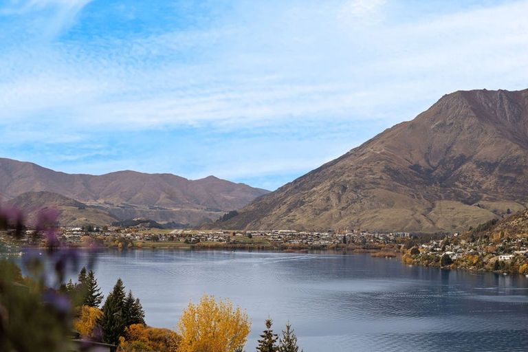 Photo of property in 5 Gum Lane, Queenstown, 9300