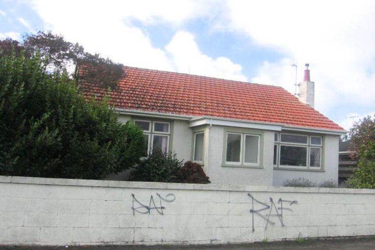 Photo of property in 5a Chelwood Street, Takaro, Palmerston North, 4412