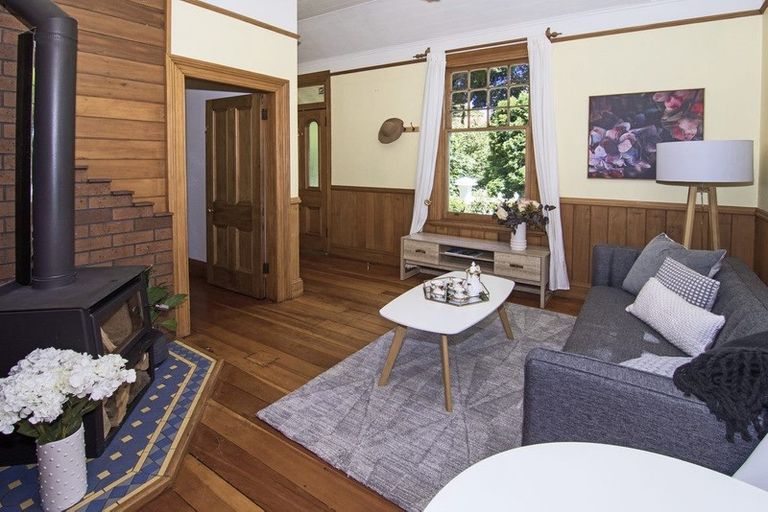 Photo of property in 16 Hilton Road, Carterton, 5713