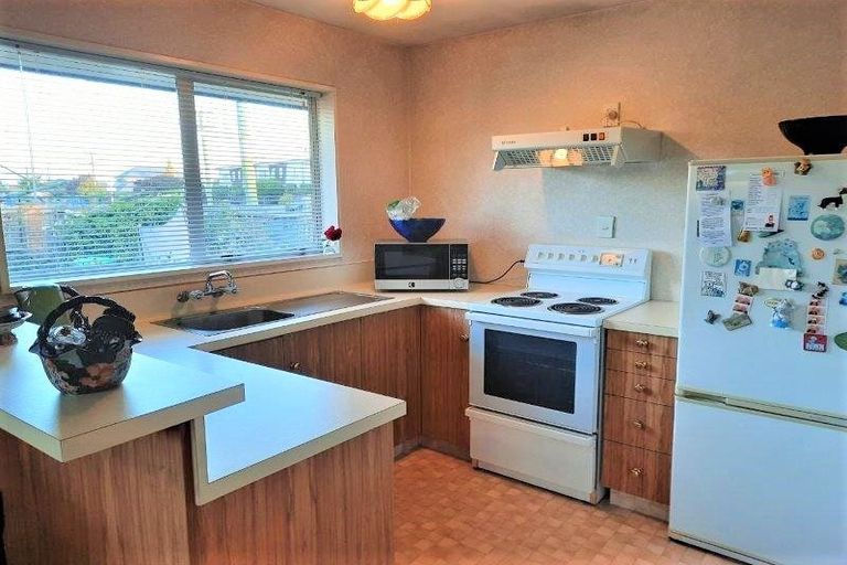 Photo of property in 1/52 Middlepark Road, Sockburn, Christchurch, 8042