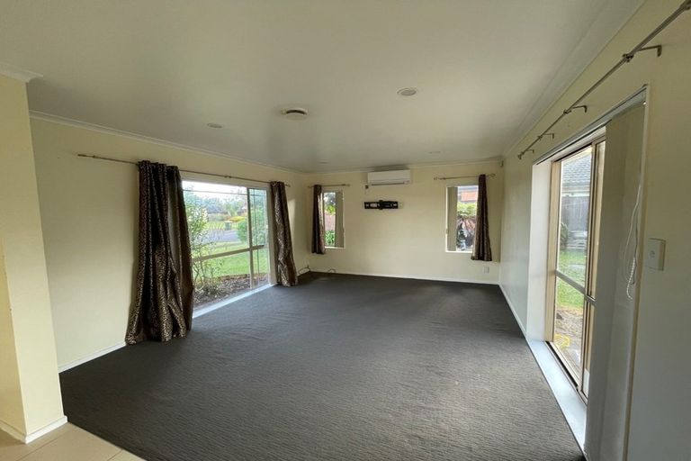 Photo of property in 43 Sandwick Drive, Weymouth, Auckland, 2103