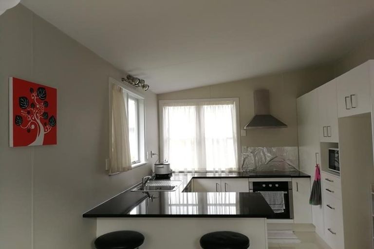 Photo of property in 77 Sunnynook Road, Forrest Hill, Auckland, 0620