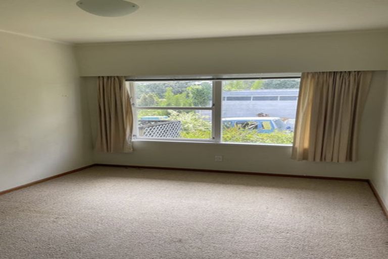 Photo of property in 1022 East Coast Road, Fairview Heights, Auckland, 0630