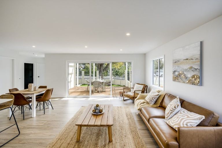 Photo of property in 9b Church Road, Taradale, Napier, 4112