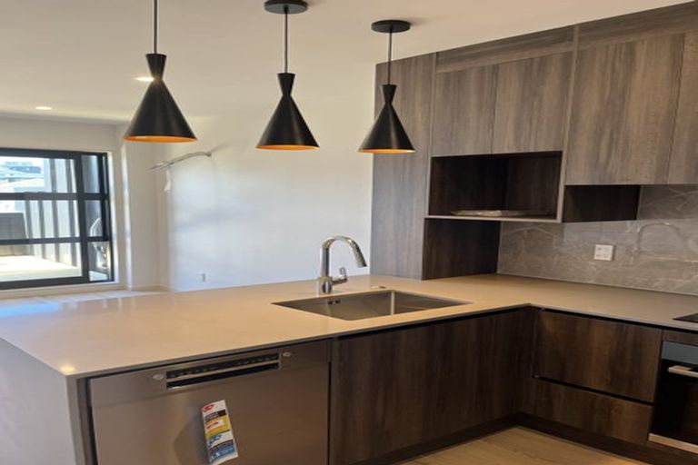 Photo of property in 11 Longshore Drive, Long Bay, Auckland, 0630