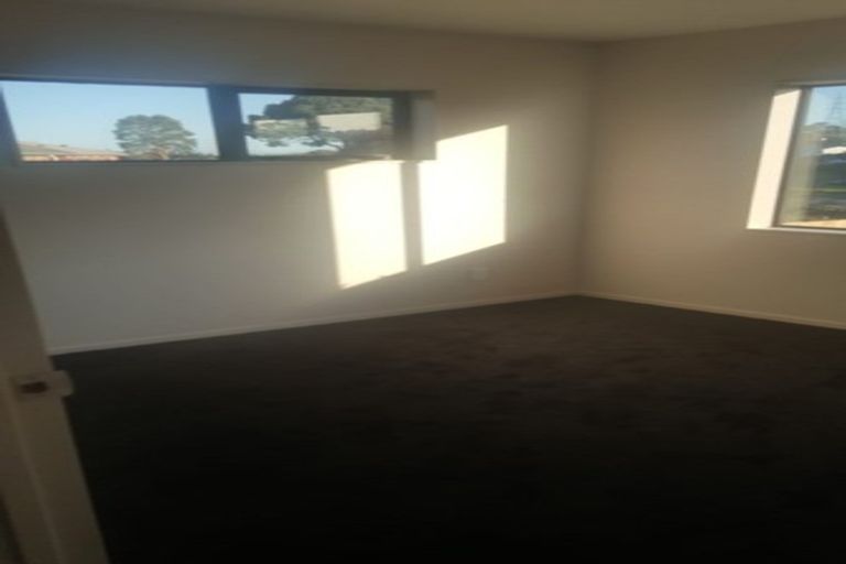 Photo of property in 3 Makora Road, Massey, Auckland, 0614