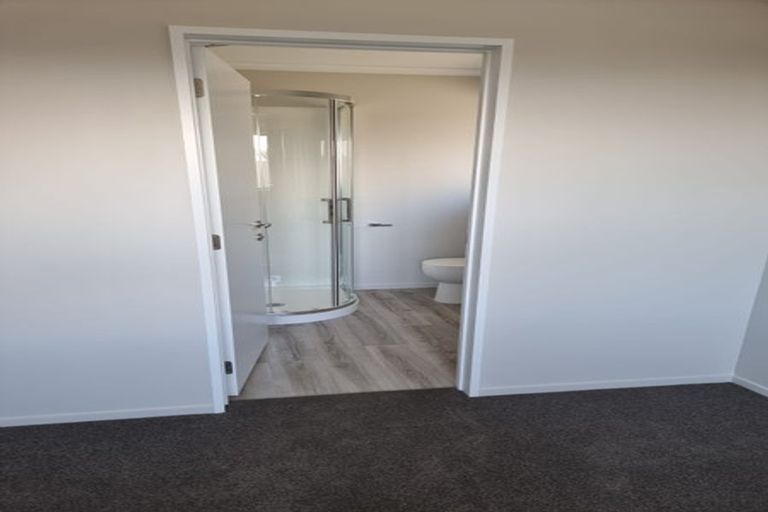 Photo of property in 2 Cabbage Close, Halswell, Christchurch, 8025