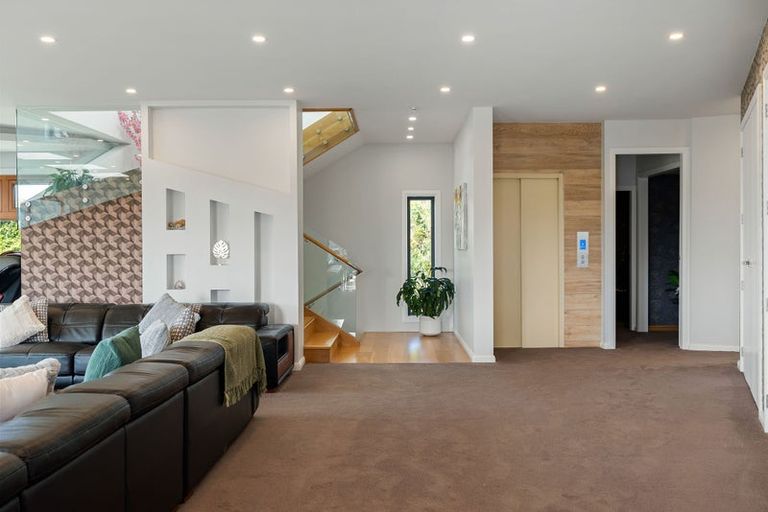 Photo of property in 35 Grumman Lane, Newlands, Wellington, 6037