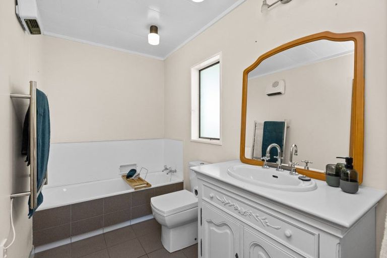 Photo of property in 210 Frimley Road, Frimley, Hastings, 4120