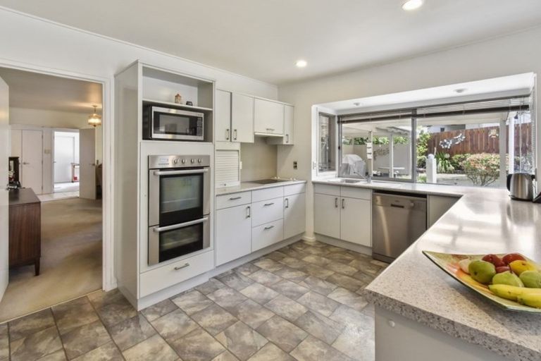 Photo of property in 11 Freshney Place, Hillpark, Auckland, 2102