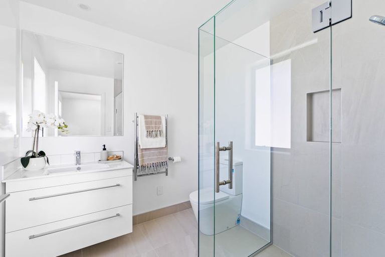 Photo of property in 104 Kaurinui Crescent, One Tree Point, 0118