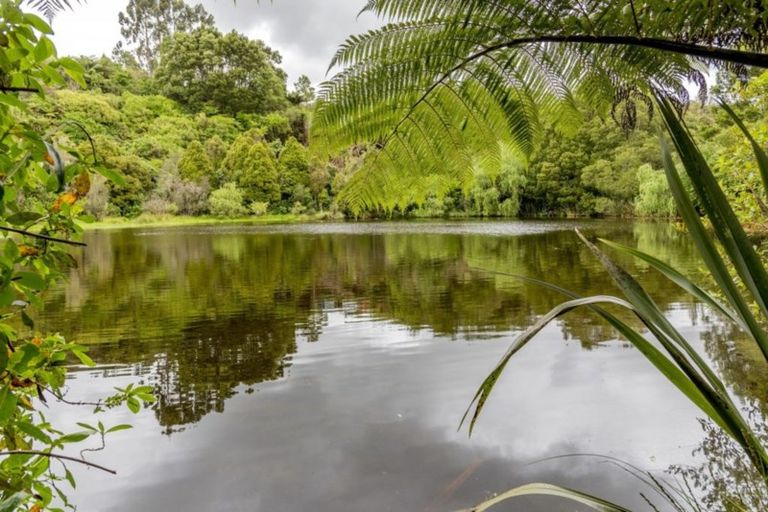 Photo of property in 14 Makahika Road, Levin, 5571