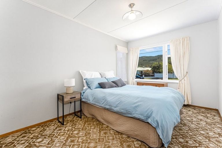 Photo of property in 53 Peel Place, Wainuiomata, Lower Hutt, 5014