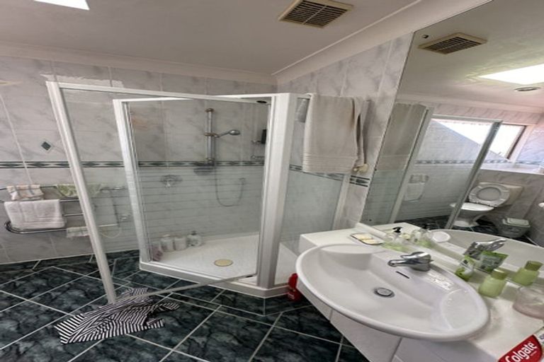 Photo of property in 6 Nathan Close, Somerville, Auckland, 2014