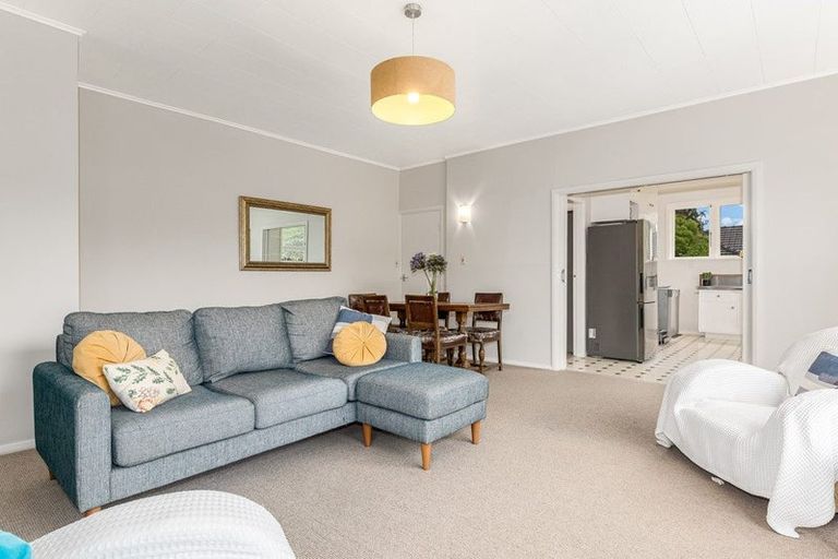 Photo of property in 107 Houghton Bay Road, Houghton Bay, Wellington, 6023