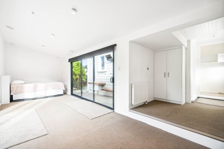 Photo of property in 17 Rotherham Terrace, Miramar, Wellington, 6022