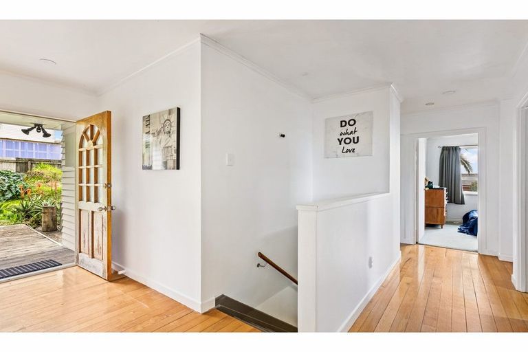 Photo of property in 77 Royal Road, Massey, Auckland, 0614