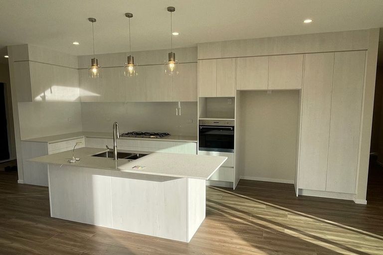 Photo of property in 3 Moemoea Avenue, Kumeu, 0810