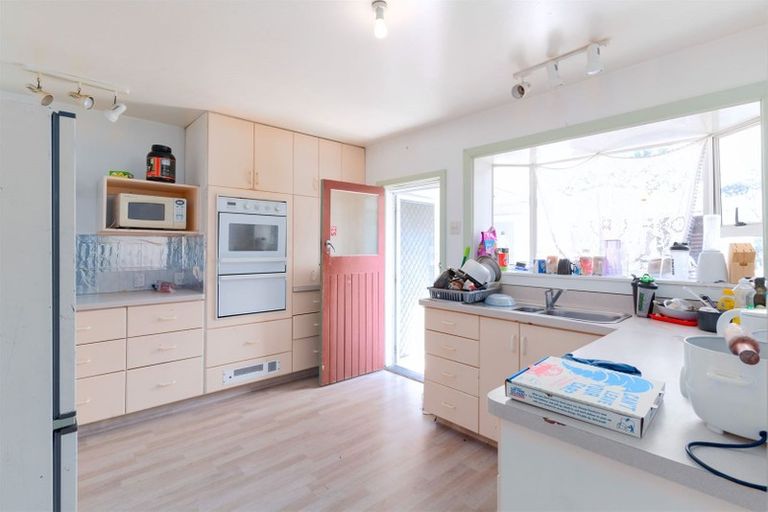 Photo of property in 71 Cutts Road, Russley, Christchurch, 8042