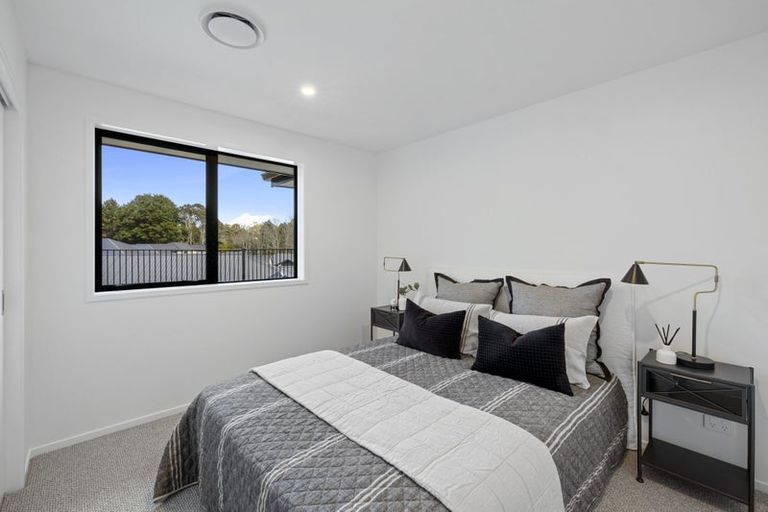 Photo of property in 35 Sycamore Grove, Lower Vogeltown, New Plymouth, 4310