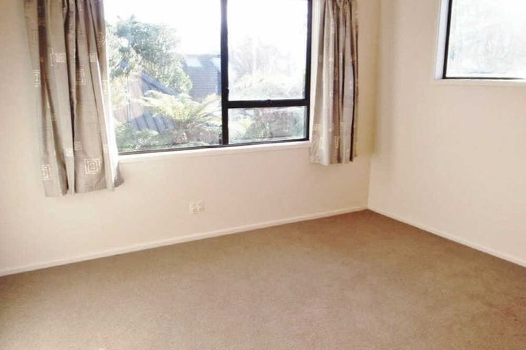 Photo of property in 2/28a Strowan Road, Strowan, Christchurch, 8052