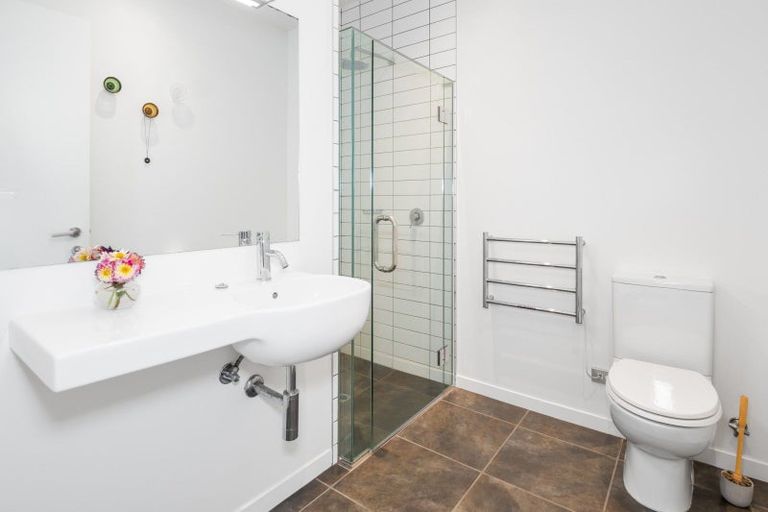 Photo of property in 58a Pitau Road, Mount Maunganui, 3116