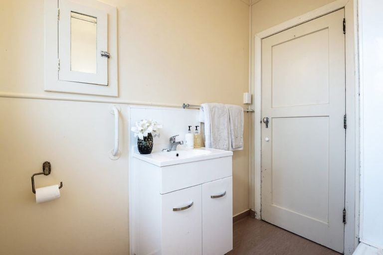 Photo of property in 9e Kerr Street, Devonport, Auckland, 0624