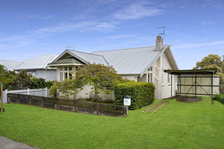 Photo of property in 16 Egremont Street, Belmont, Auckland, 0622