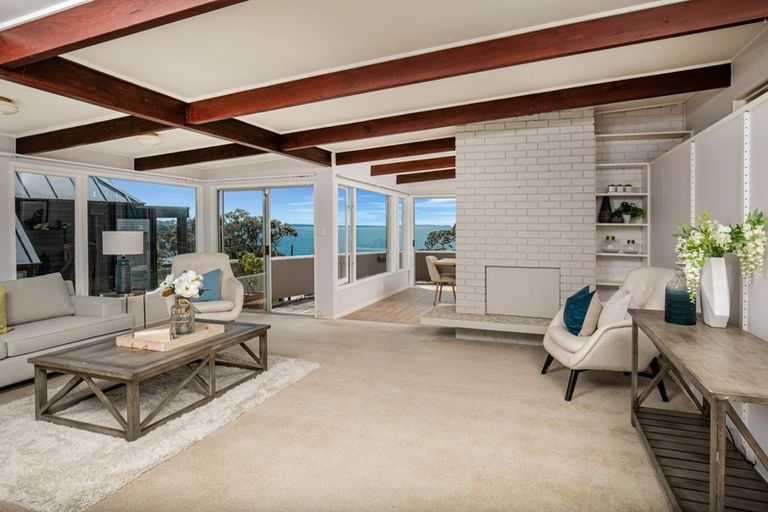 Photo of property in 29 Whitby Crescent, Mairangi Bay, Auckland, 0630