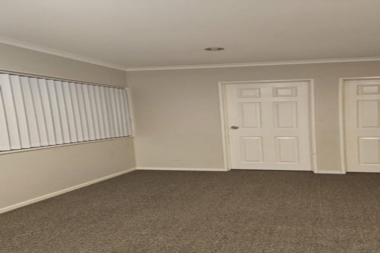 Photo of property in 1 Tavua Lane, Ranui, Auckland, 0612