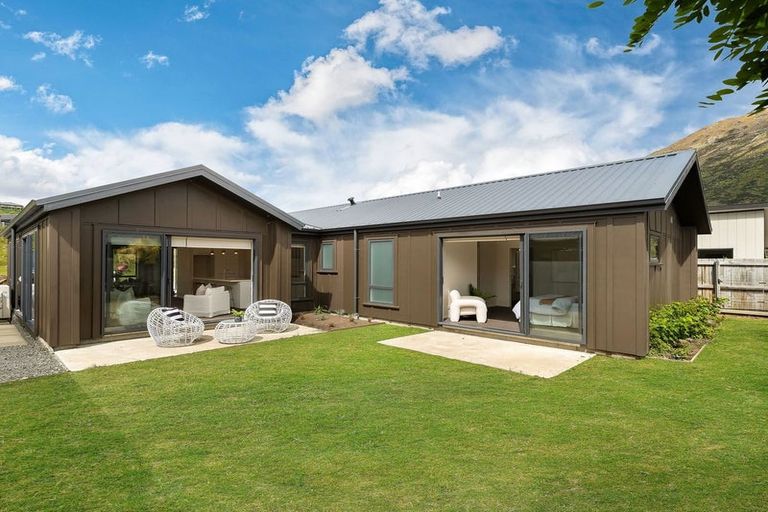 Photo of property in 15 Peterley Road, Lower Shotover, Queenstown, 9304